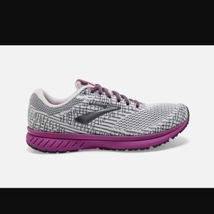 Brooks Revel 3 Size 10
